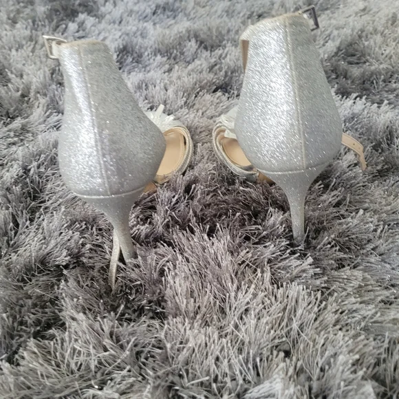 Heels - Picture 2 of 5